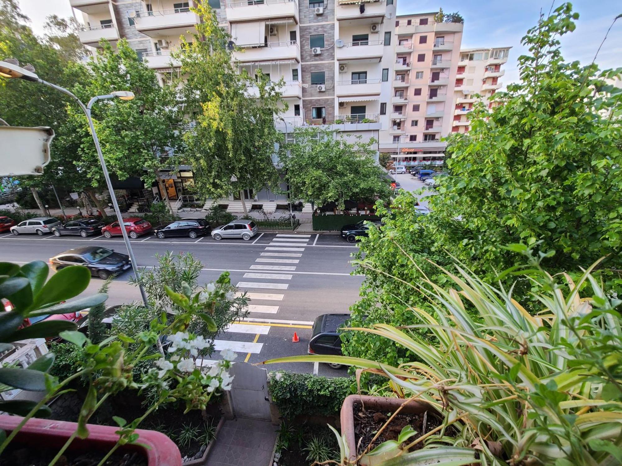 Hotel Martini Влёра Экстерьер фото