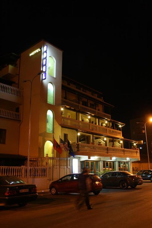 Hotel Martini Влёра Экстерьер фото